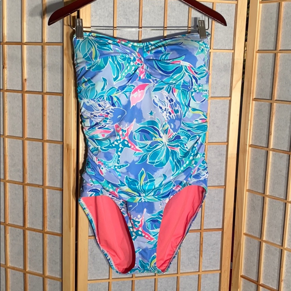 🌴 Lilly Pulitzer strapless bathing suit.